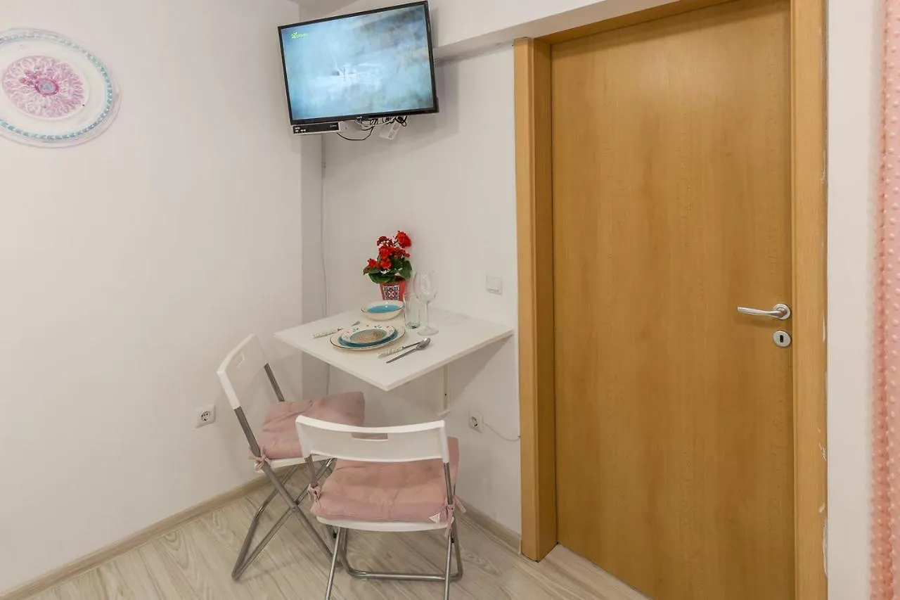 Candy, Central, Cozy And Contemporary Varna 0*,